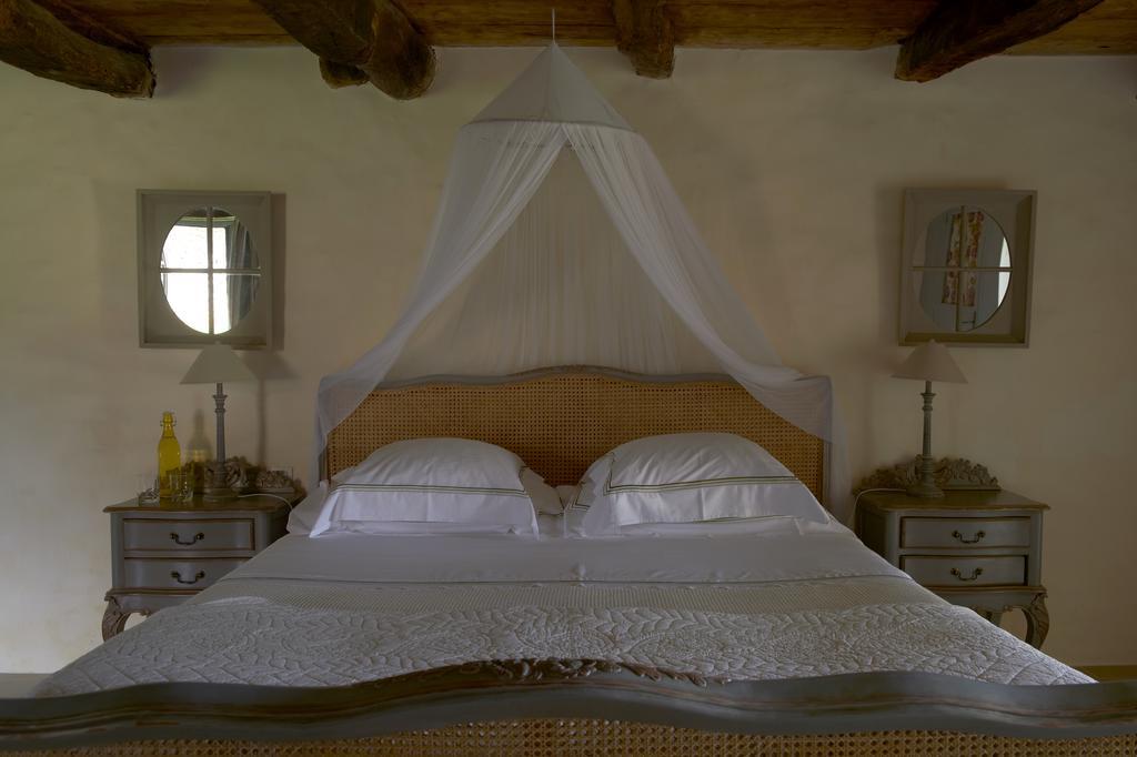 Bed and Breakfast Mas De Garrigue Calvignac Zimmer foto