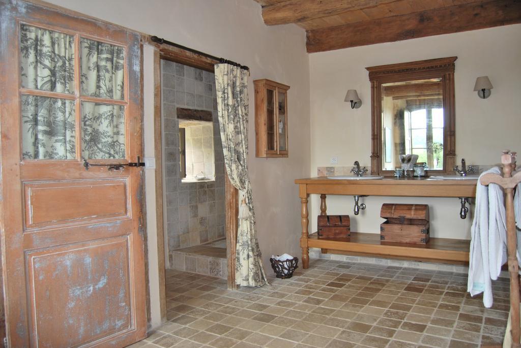 Bed and Breakfast Mas De Garrigue Calvignac Zimmer foto