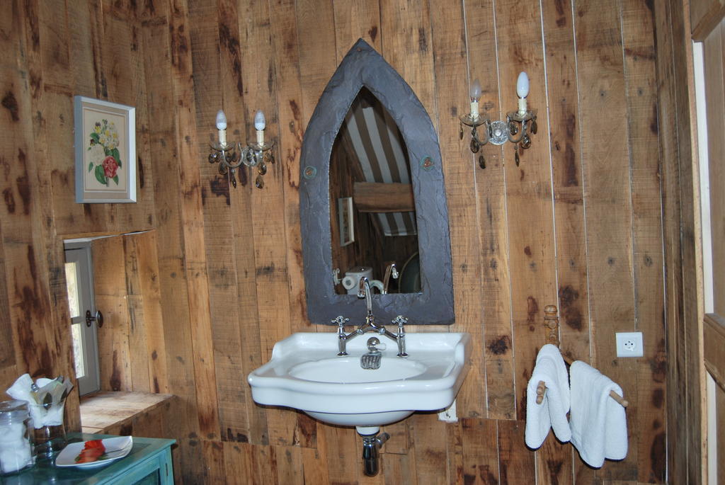 Bed and Breakfast Mas De Garrigue Calvignac Zimmer foto