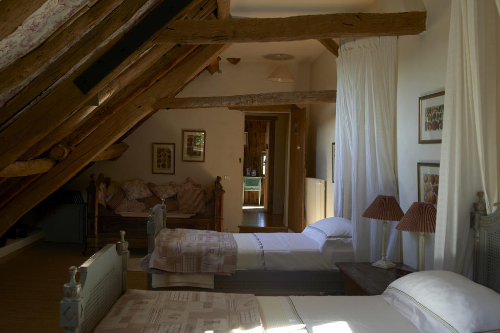 Bed and Breakfast Mas De Garrigue Calvignac Zimmer foto